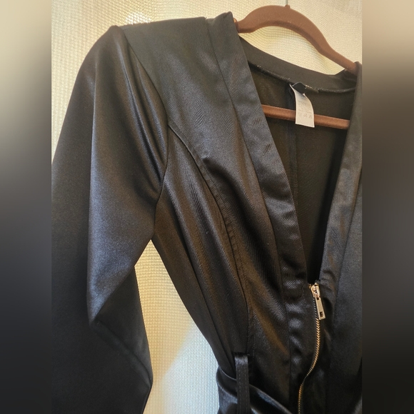 Satin Outdoor Robe - Picture 4 of 6